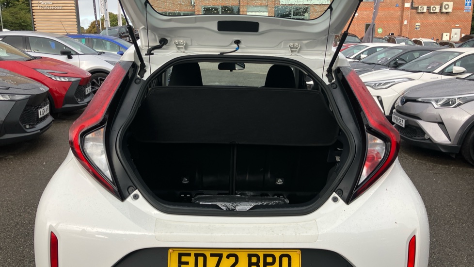 Toyota Aygo X 1.0 VVT-i Pure 5dr Auto Petrol Hatchback - Image 13