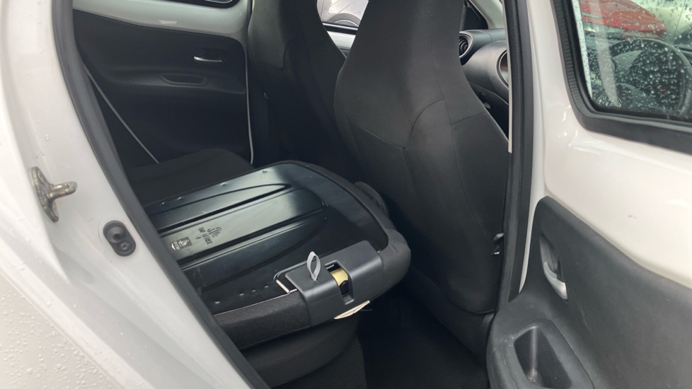 Toyota Aygo X 1.0 VVT-i Pure 5dr Auto Petrol Hatchback - Image 18