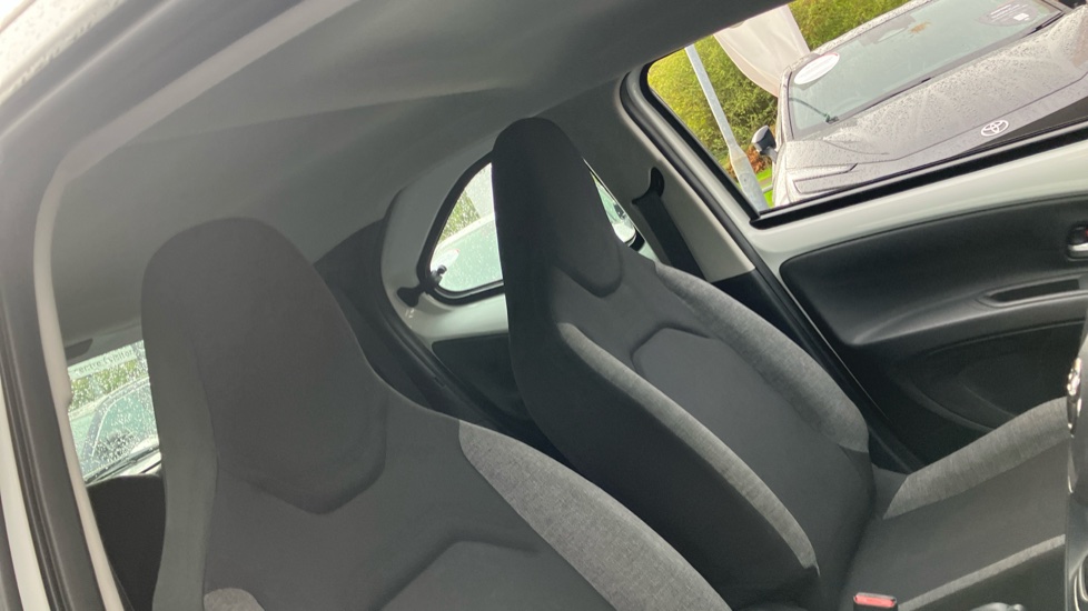 Toyota Aygo X 1.0 VVT-i Pure 5dr Auto Petrol Hatchback - Image 19