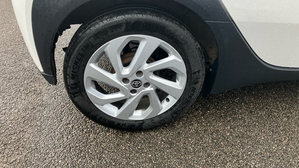 Toyota Aygo X 1.0 VVT-i Pure 5dr Auto Petrol Hatchback - Image 55