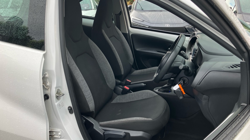 Toyota Aygo X 1.0 VVT-i Pure 5dr Auto Petrol Hatchback - Image 57