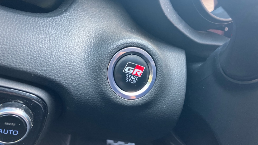 Toyota Yaris 1.5 Hybrid GR Sport 5dr CVT Hybrid Hatchback - Image 16