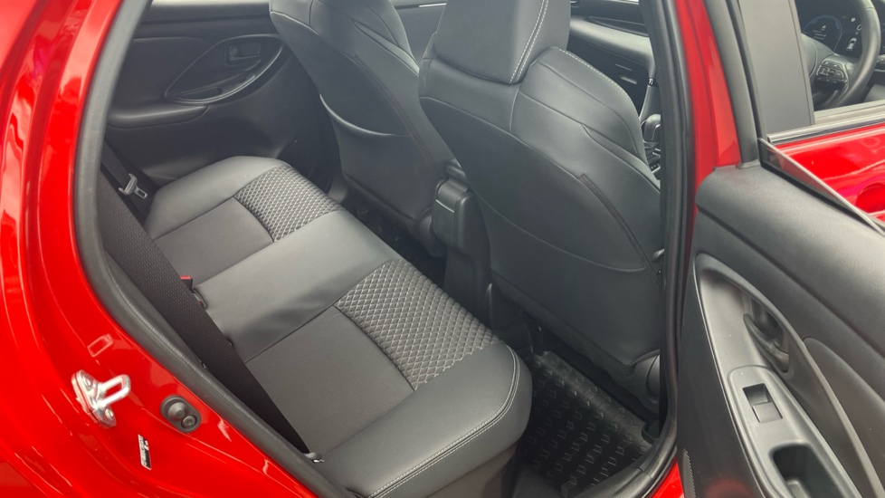 Toyota Yaris 1.5 Hybrid Excel 5dr CVT Hybrid Hatchback - Image 8