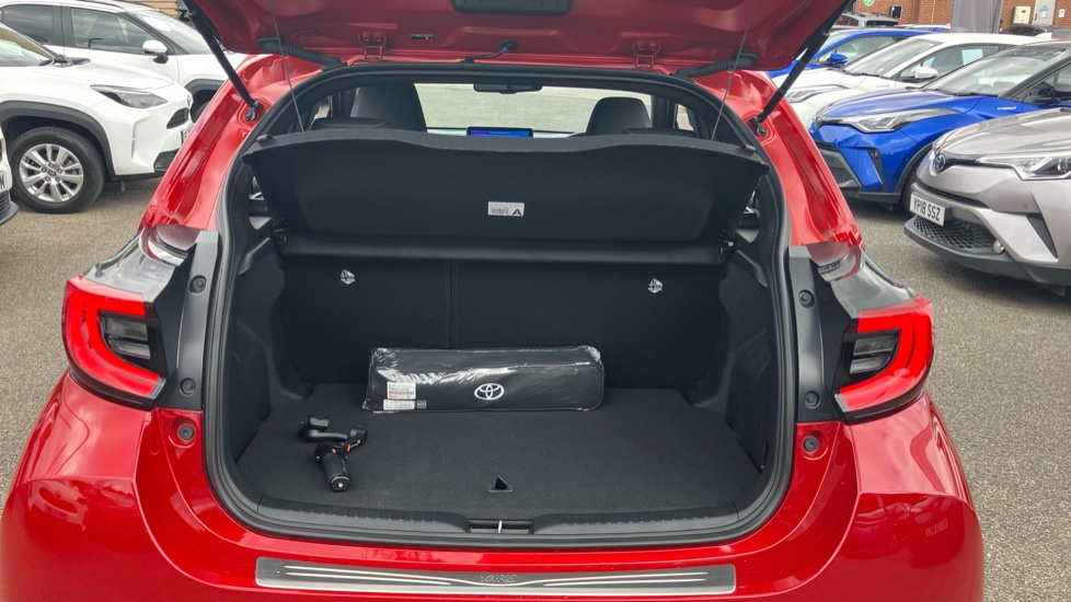 Toyota Yaris 1.5 Hybrid Excel 5dr CVT Hybrid Hatchback - Image 13