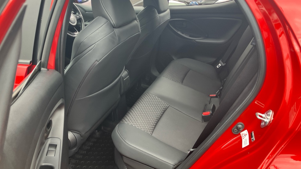 Toyota Yaris 1.5 Hybrid Excel 5dr CVT Hybrid Hatchback - Image 15