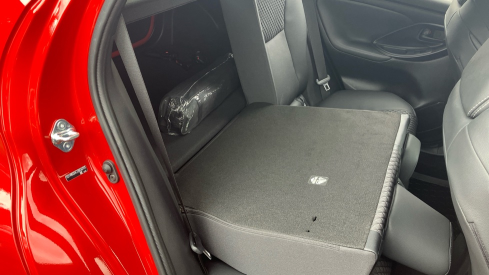Toyota Yaris 1.5 Hybrid Excel 5dr CVT Hybrid Hatchback - Image 18