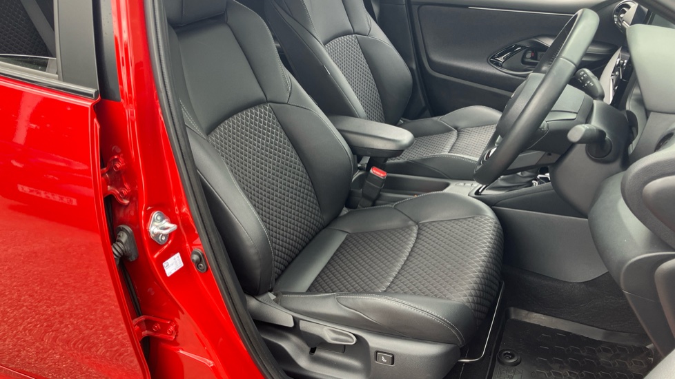 Toyota Yaris 1.5 Hybrid Excel 5dr CVT Hybrid Hatchback - Image 61