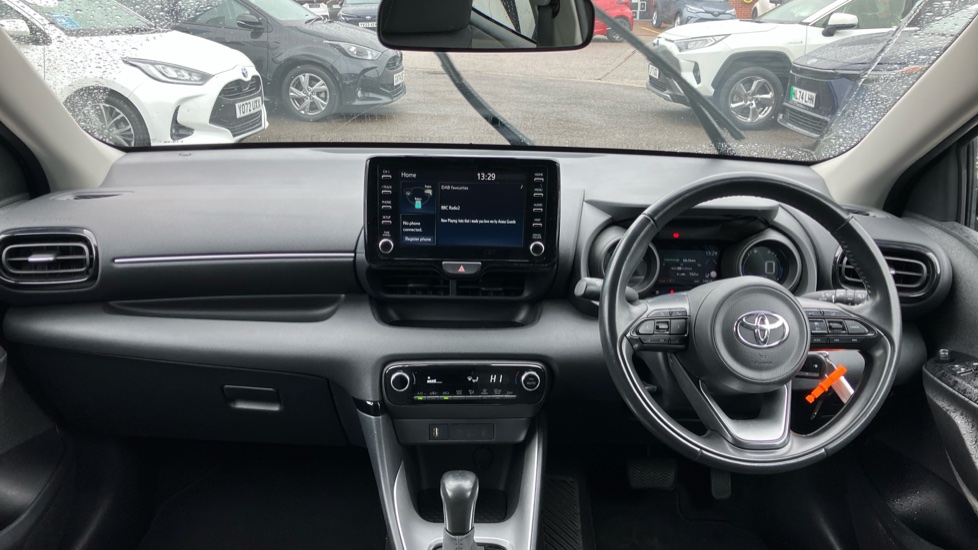 Toyota Yaris 1.5 Hybrid Design 5dr CVT Hybrid Hatchback - Image 6