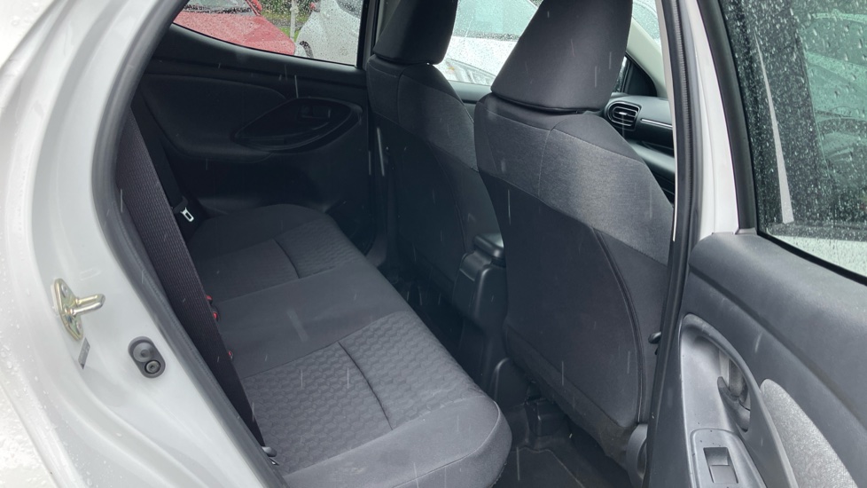 Toyota Yaris 1.5 Hybrid Design 5dr CVT Hybrid Hatchback - Image 8