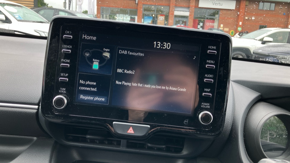 Toyota Yaris 1.5 Hybrid Design 5dr CVT Hybrid Hatchback - Image 9