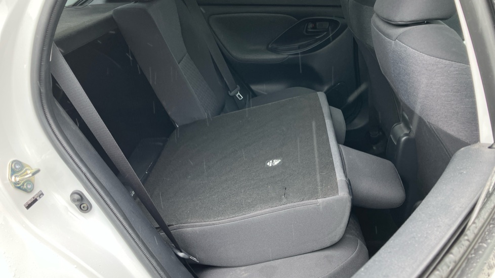 Toyota Yaris 1.5 Hybrid Design 5dr CVT Hybrid Hatchback - Image 18