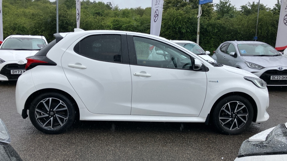 Toyota Yaris 1.5 Hybrid Design 5dr CVT Hybrid Hatchback - Image 23
