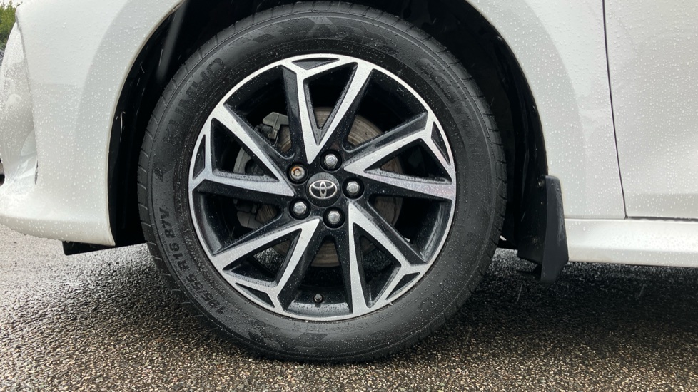 Toyota Yaris 1.5 Hybrid Design 5dr CVT Hybrid Hatchback - Image 25