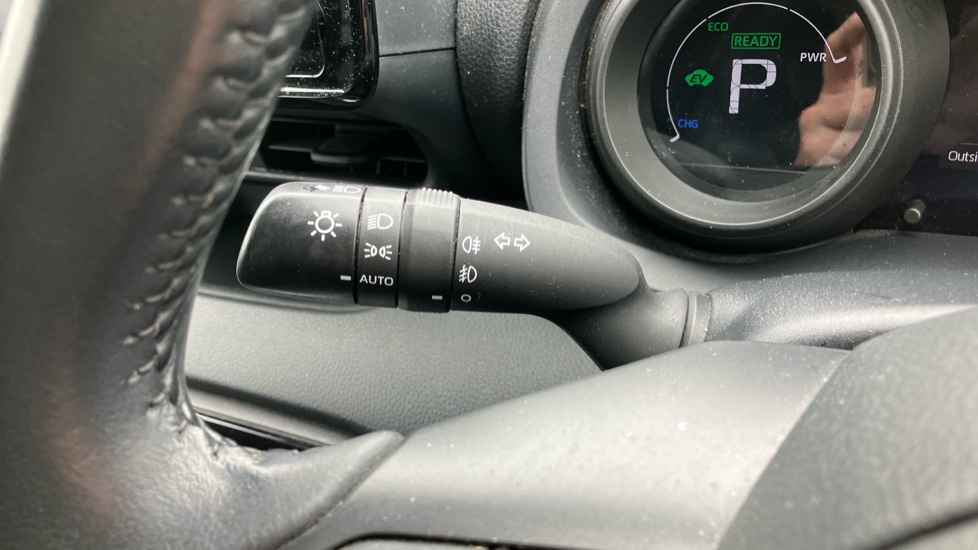 Toyota Yaris 1.5 Hybrid Design 5dr CVT Hybrid Hatchback - Image 35
