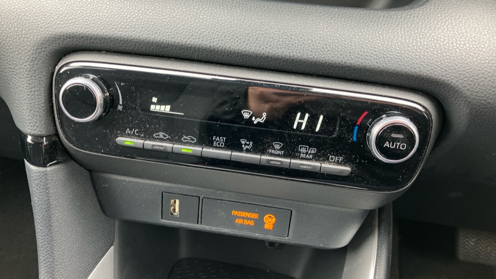 Toyota Yaris 1.5 Hybrid Design 5dr CVT Hybrid Hatchback - Image 37