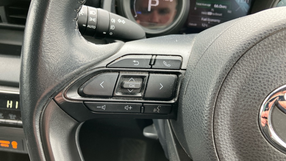 Toyota Yaris 1.5 Hybrid Design 5dr CVT Hybrid Hatchback - Image 41