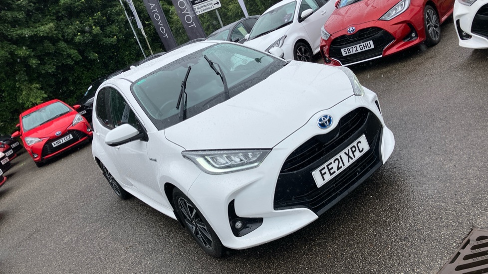 Toyota Yaris 1.5 Hybrid Design 5dr CVT Hybrid Hatchback - Image 50