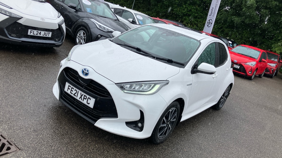Toyota Yaris 1.5 Hybrid Design 5dr CVT Hybrid Hatchback - Image 51