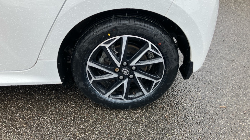 Toyota Yaris 1.5 Hybrid Design 5dr CVT Hybrid Hatchback - Image 56