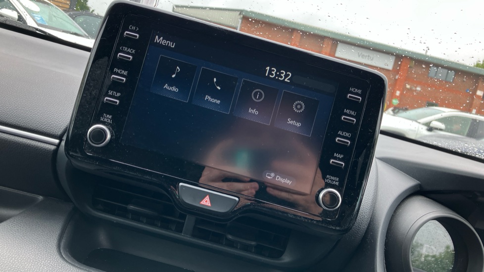 Toyota Yaris 1.5 Hybrid Design 5dr CVT Hybrid Hatchback - Image 63