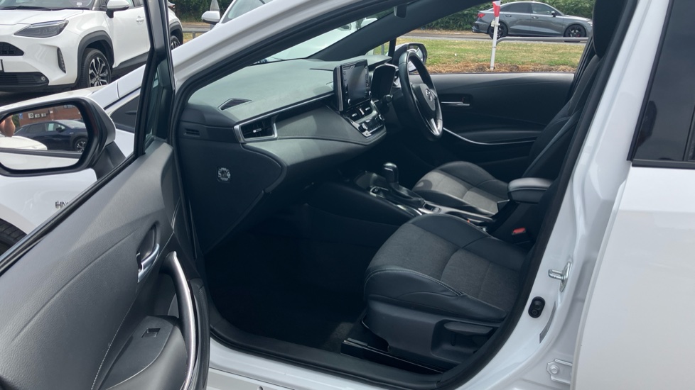 Toyota Corolla 1.8 VVT-i Hybrid Design 5dr CVT Hybrid Hatchback - Image 5