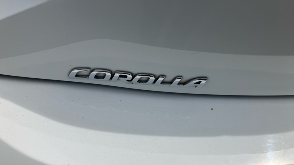 Toyota Corolla 1.8 VVT-i Hybrid Design 5dr CVT Hybrid Hatchback - Image 60