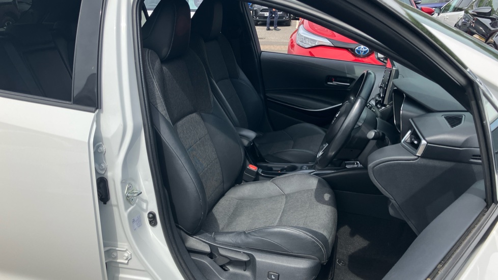 Toyota Corolla 1.8 VVT-i Hybrid Design 5dr CVT Hybrid Hatchback - Image 63