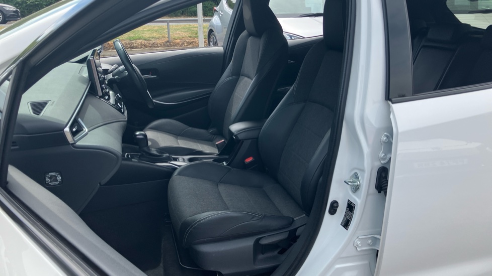 Toyota Corolla 1.8 VVT-i Hybrid Design 5dr CVT Hybrid Hatchback - Image 67