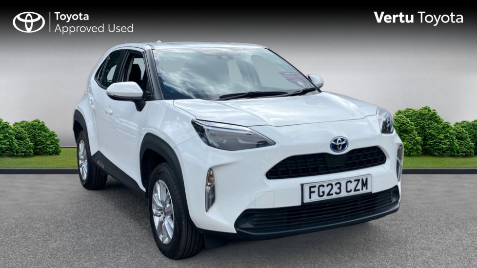 Toyota Yaris Cross 1.5 Hybrid Icon 5dr CVT Hybrid Estate - Image 1