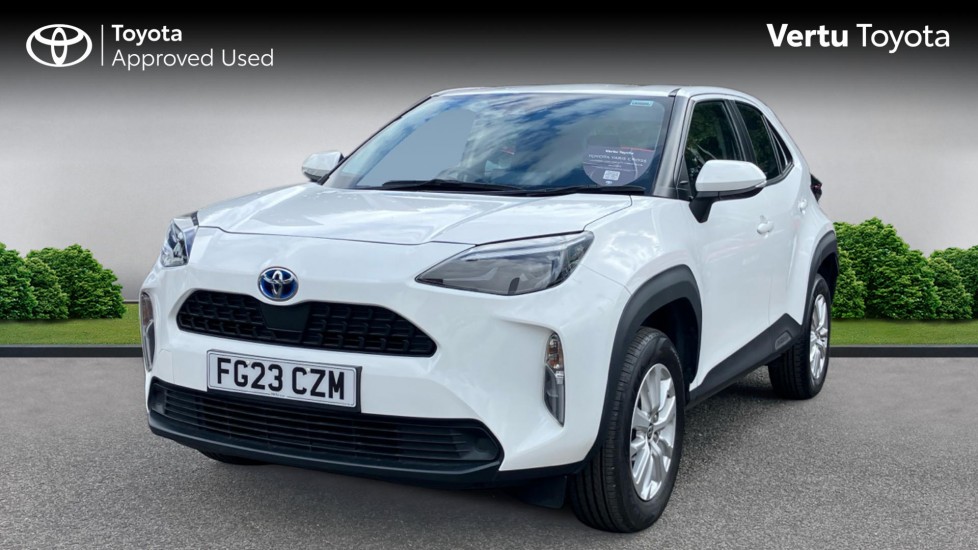 Toyota Yaris Cross 1.5 Hybrid Icon 5dr CVT Hybrid Estate - Image 3