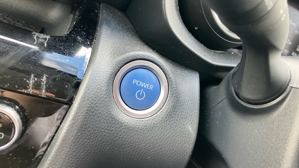 Toyota Yaris Cross 1.5 Hybrid Icon 5dr CVT Hybrid Estate - Image 16