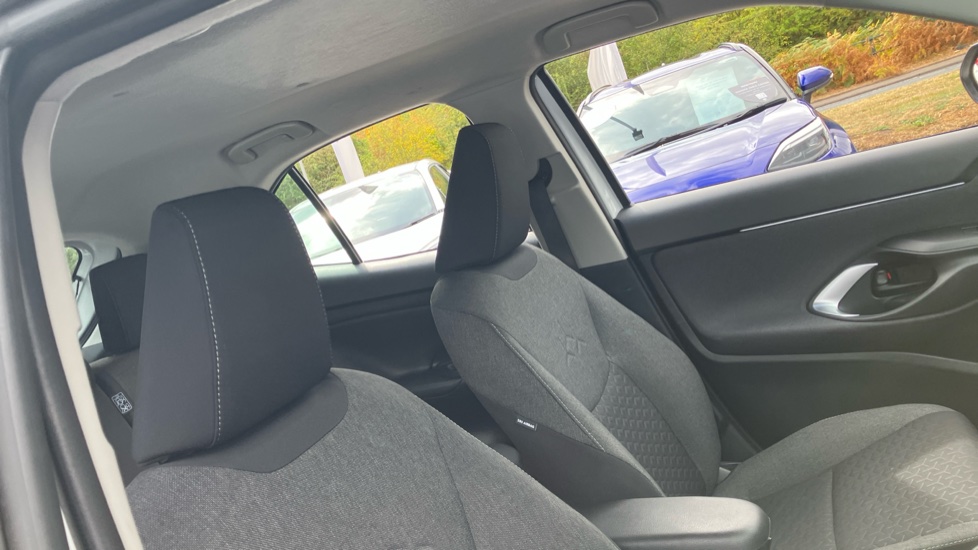 Toyota Yaris Cross 1.5 Hybrid Icon 5dr CVT Hybrid Estate - Image 19