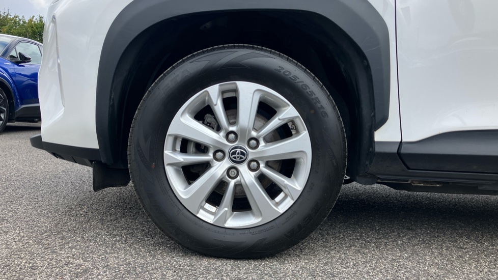 Toyota Yaris Cross 1.5 Hybrid Icon 5dr CVT Hybrid Estate - Image 25
