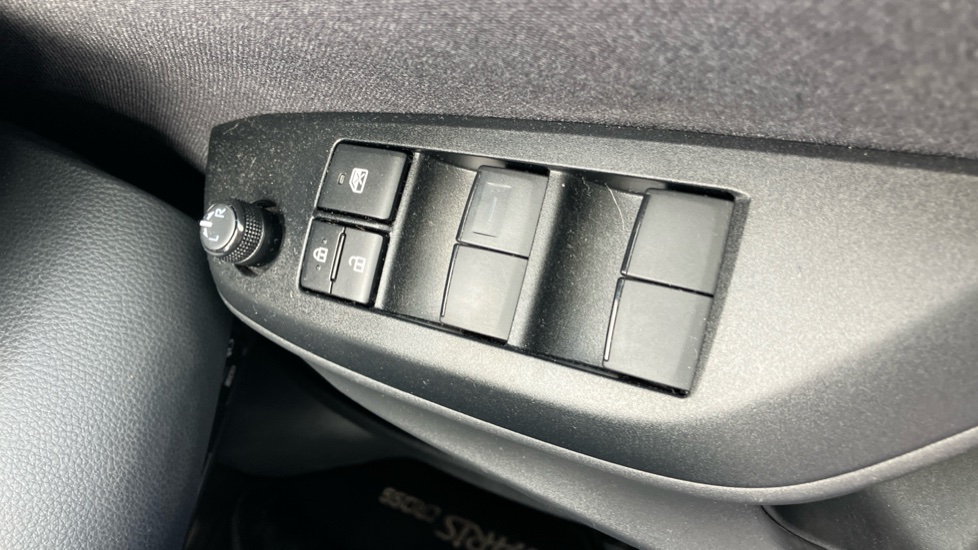 Toyota Yaris Cross 1.5 Hybrid Icon 5dr CVT Hybrid Estate - Image 33