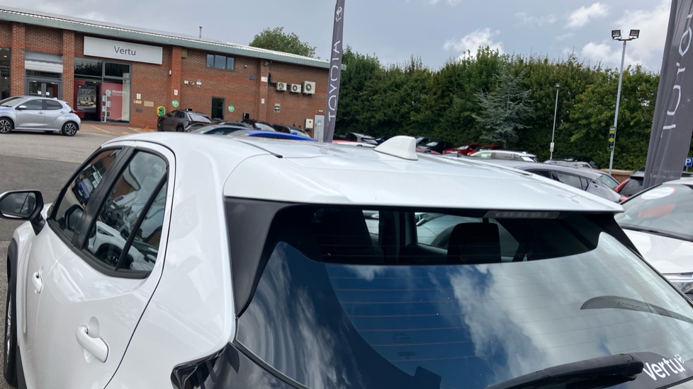 Toyota Yaris Cross 1.5 Hybrid Icon 5dr CVT Hybrid Estate - Image 34