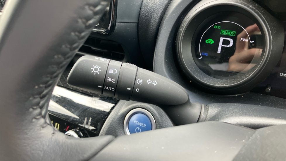 Toyota Yaris Cross 1.5 Hybrid Icon 5dr CVT Hybrid Estate - Image 35