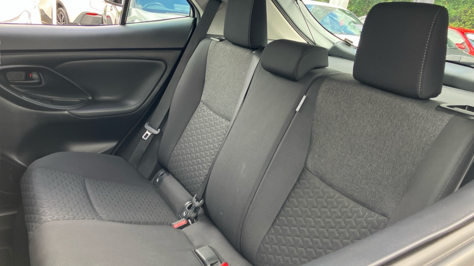 Toyota Yaris Cross 1.5 Hybrid Icon 5dr CVT Hybrid Estate - Image 42