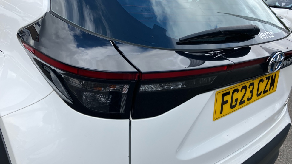 Toyota Yaris Cross 1.5 Hybrid Icon 5dr CVT Hybrid Estate - Image 43