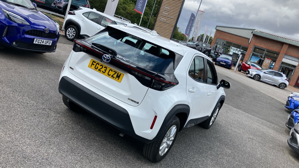 Toyota Yaris Cross 1.5 Hybrid Icon 5dr CVT Hybrid Estate - Image 53