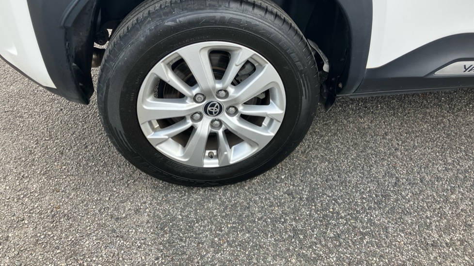 Toyota Yaris Cross 1.5 Hybrid Icon 5dr CVT Hybrid Estate - Image 55