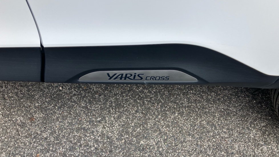 Toyota Yaris Cross 1.5 Hybrid Icon 5dr CVT Hybrid Estate - Image 57
