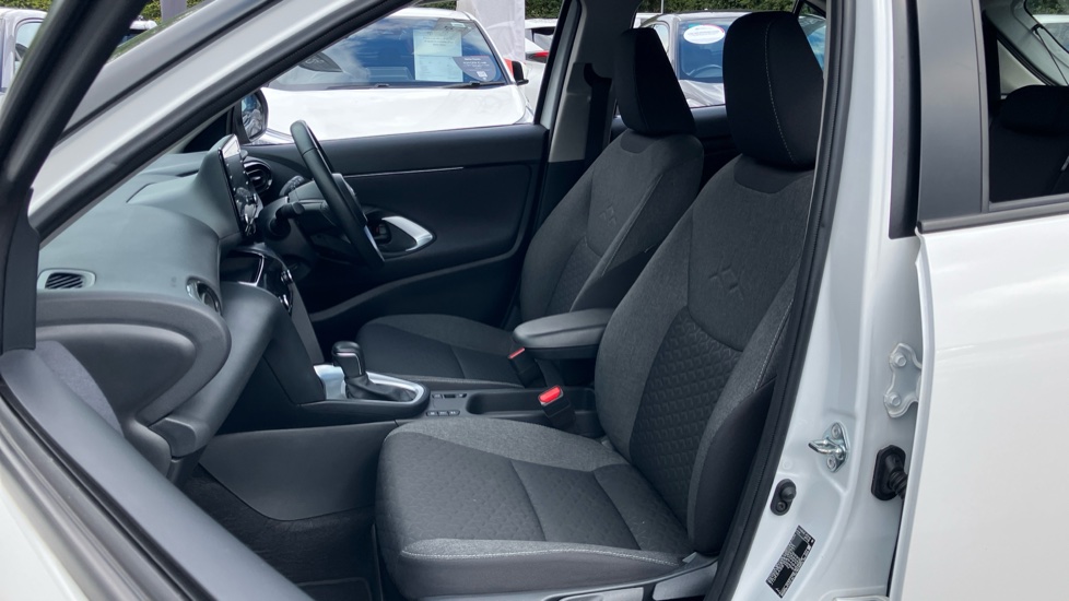 Toyota Yaris Cross 1.5 Hybrid Icon 5dr CVT Hybrid Estate - Image 65