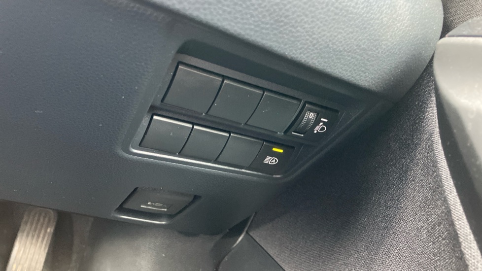 Toyota Yaris Cross 1.5 Hybrid Icon 5dr CVT Hybrid Estate - Image 67