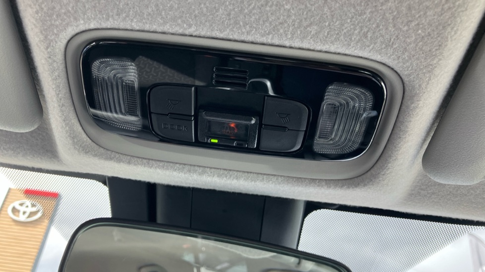 Toyota Yaris Cross 1.5 Hybrid Icon 5dr CVT Hybrid Estate - Image 74