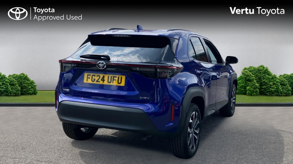Toyota Yaris Cross 1.5 Hybrid Design 5dr CVT Hybrid Estate - Image 2
