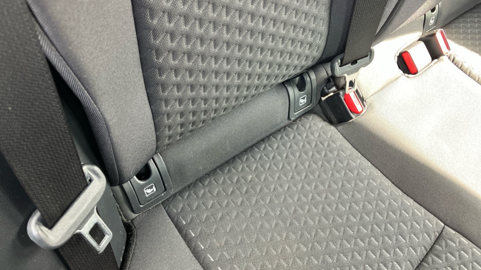 Toyota Yaris Cross 1.5 Hybrid Design 5dr CVT Hybrid Estate - Image 14
