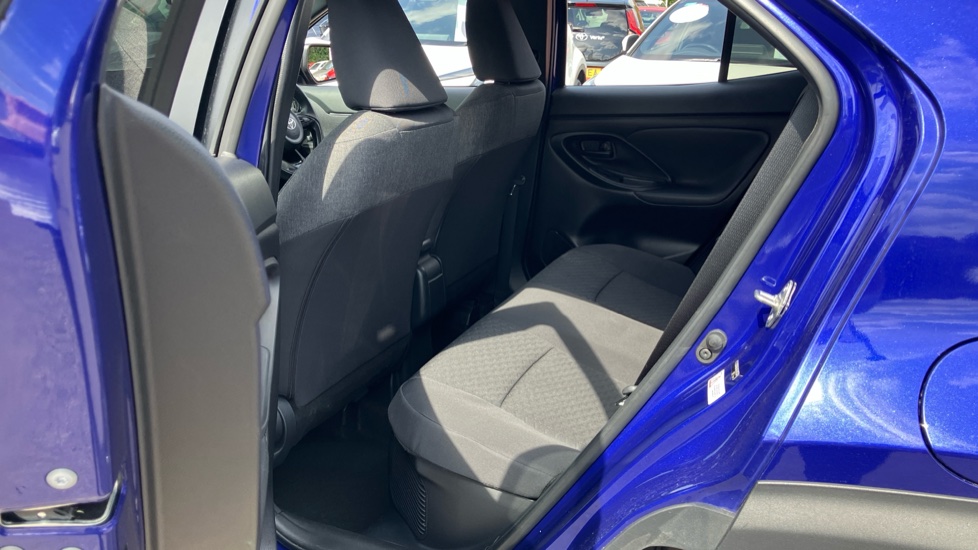 Toyota Yaris Cross 1.5 Hybrid Design 5dr CVT Hybrid Estate - Image 15