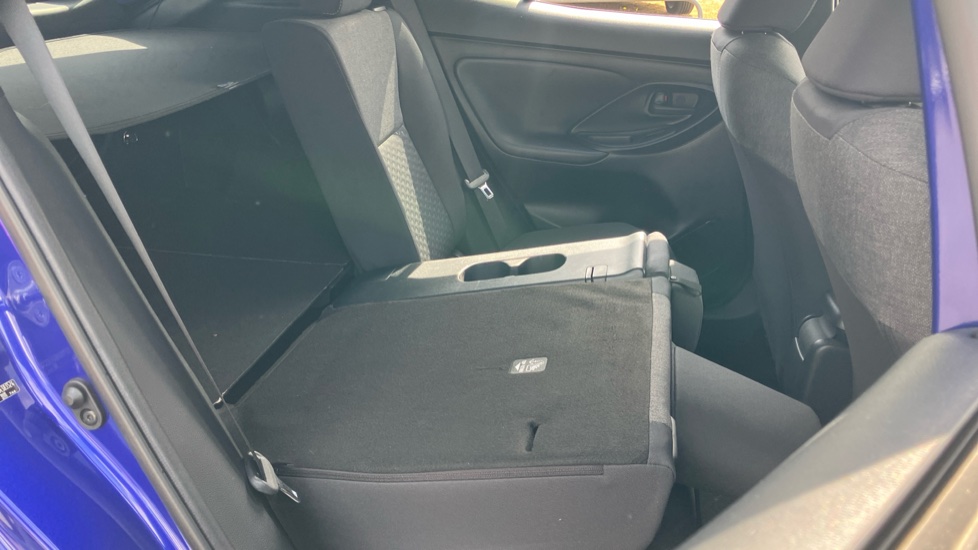 Toyota Yaris Cross 1.5 Hybrid Design 5dr CVT Hybrid Estate - Image 18