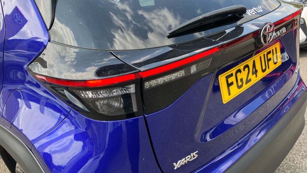 Toyota Yaris Cross 1.5 Hybrid Design 5dr CVT Hybrid Estate - Image 21