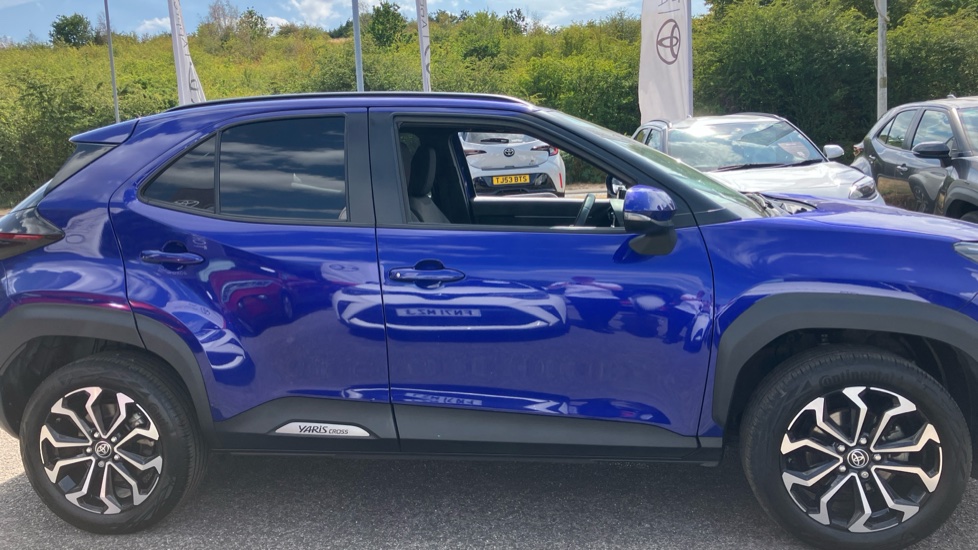 Toyota Yaris Cross 1.5 Hybrid Design 5dr CVT Hybrid Estate - Image 23